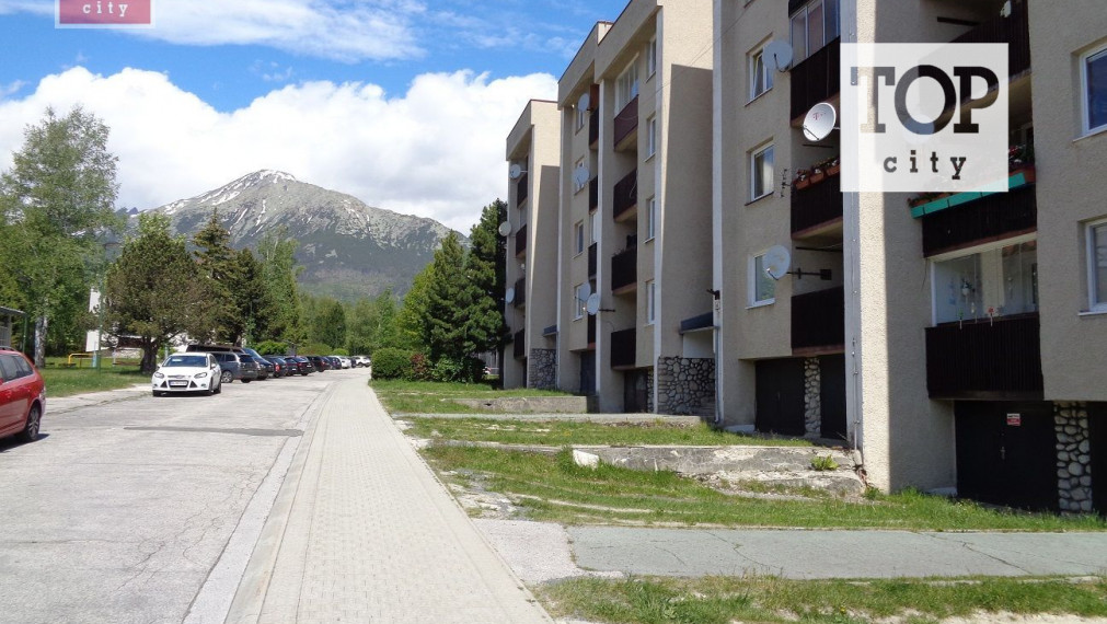 Vysoke Tatry - Dolný Smokovec ,predaj 3 izbový byt s 2 balkónmi ,samostatným kúrením,76 m2.