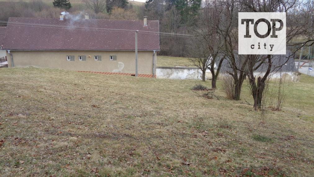 Predaj Abrahámovce stavebný pozemok o ploche cca 900 m2.