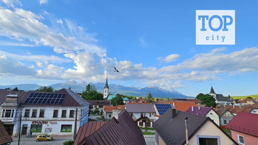 NA PREDAJ: MODERNE ZARIADENÝ RODINNÝ DOM VO VAŽCI