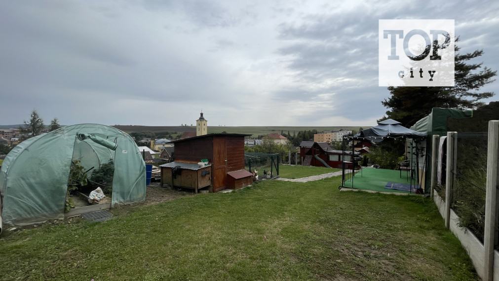 EXKLUZÍVNE NA PREDAJ RODINNÝ DOM V ŽAKOVCIACH