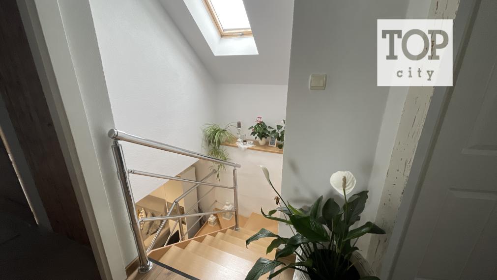 EXKLUZÍVNE NA PREDAJ RODINNÝ DOM V ŽAKOVCIACH