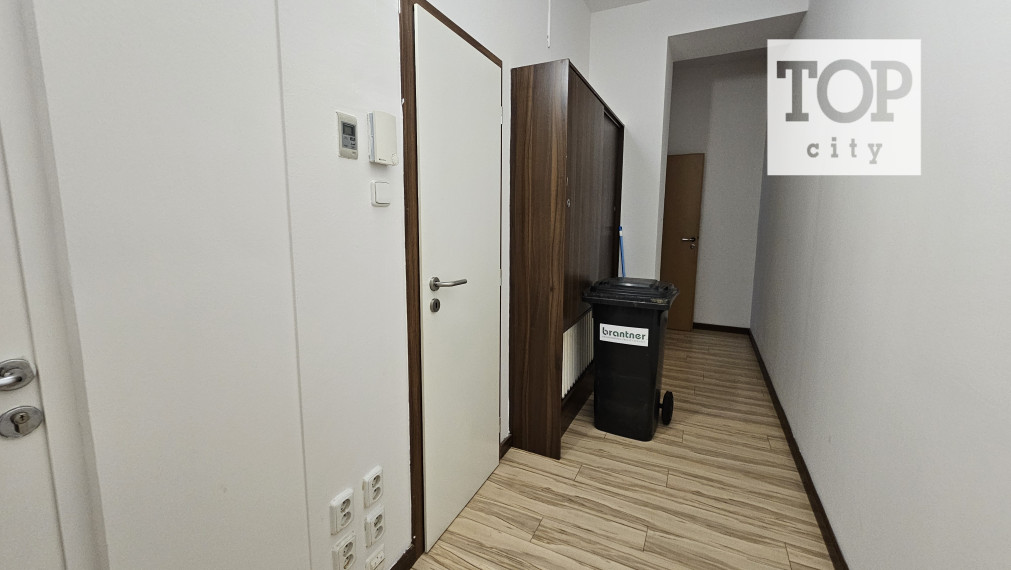 NA PRENÁJOM: OBCHODNÉ PRIESTORY - NÁMESTIE SV. EGÍDIA POPRAD