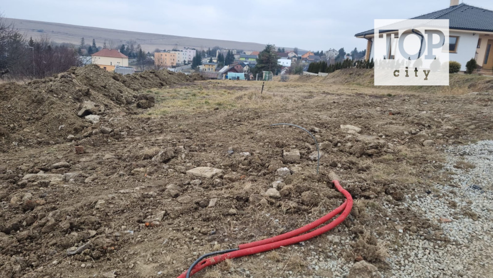 NA PREDAJ: STAVEBNÝ POZEMOK V ŽAKOVCIACH