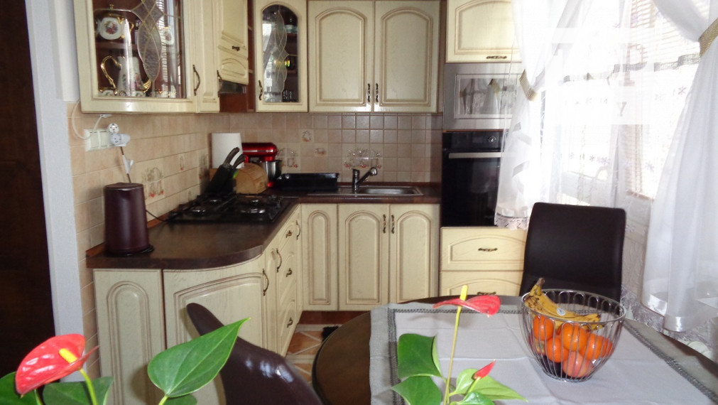 Predaj pekný 3 izbový byt Kežmarok ,kompletná rekonštrukcia ,balkón,68 m2.