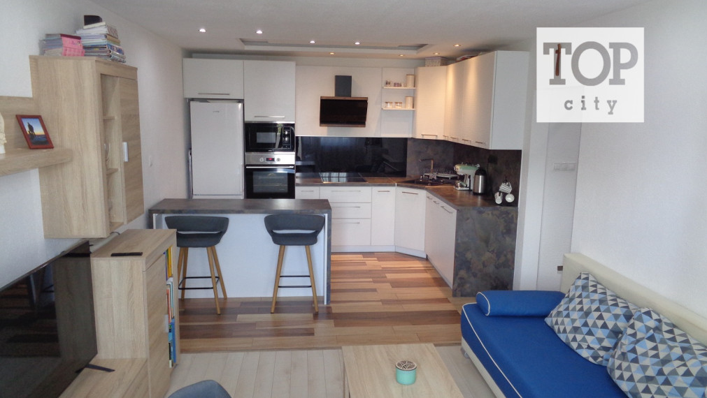 EXKLUZÍVNE, predaj Svit 2+KK byt s 2 loggiami o ploche 53,50 m2.