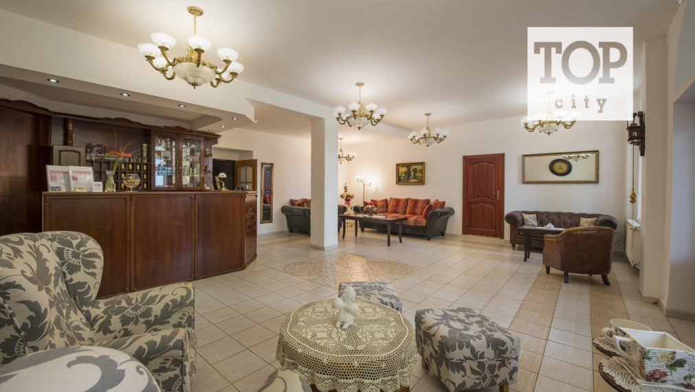 EXKLUZÍVNE Predaj Liptovský Ján, Hotel Svätojánsky kaštieľ.