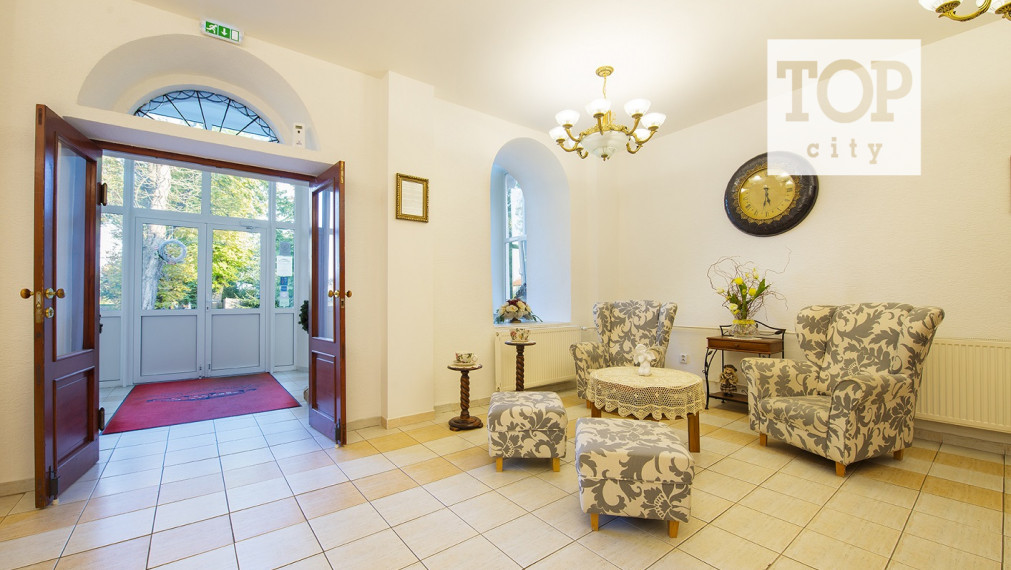 EXKLUZÍVNE Predaj Liptovský Ján, Hotel Svätojánsky kaštieľ.