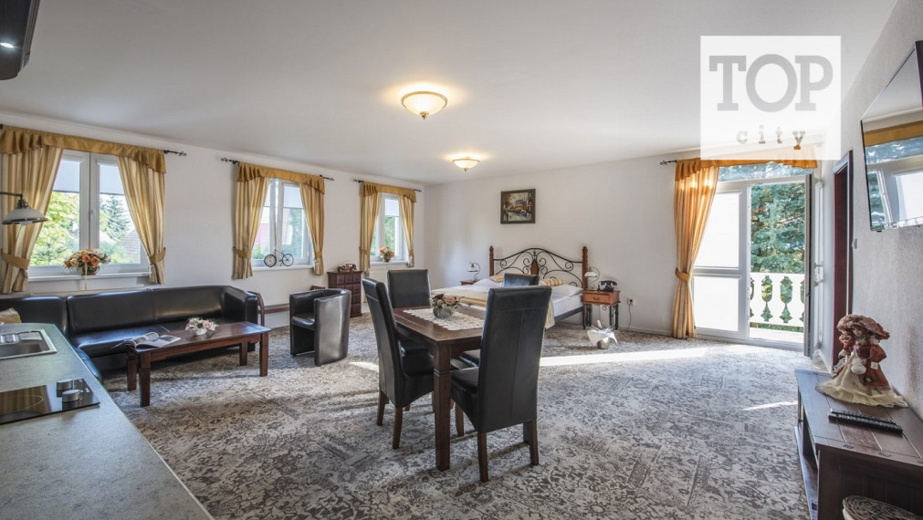 EXKLUZÍVNE Predaj Liptovský Ján, Hotel Svätojánsky kaštieľ.