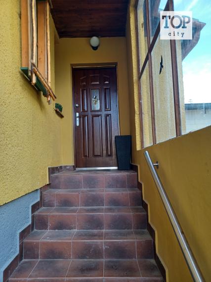 NA PREDAJ: 2 RODINNÉ DOMY POPRAD VEĽKÁ