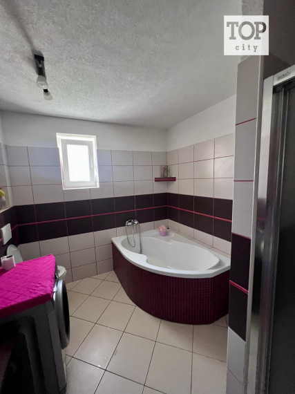 Predaj Spišská Belá 6 izbový rodinný dom, podlahová plocha 215 m2 a pozemok 783 m2.