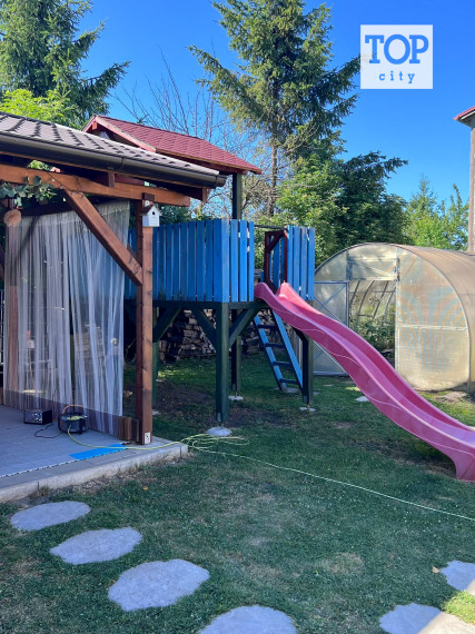 Predaj Spišská Belá 6 izbový rodinný dom, podlahová plocha 215 m2 a pozemok 783 m2.