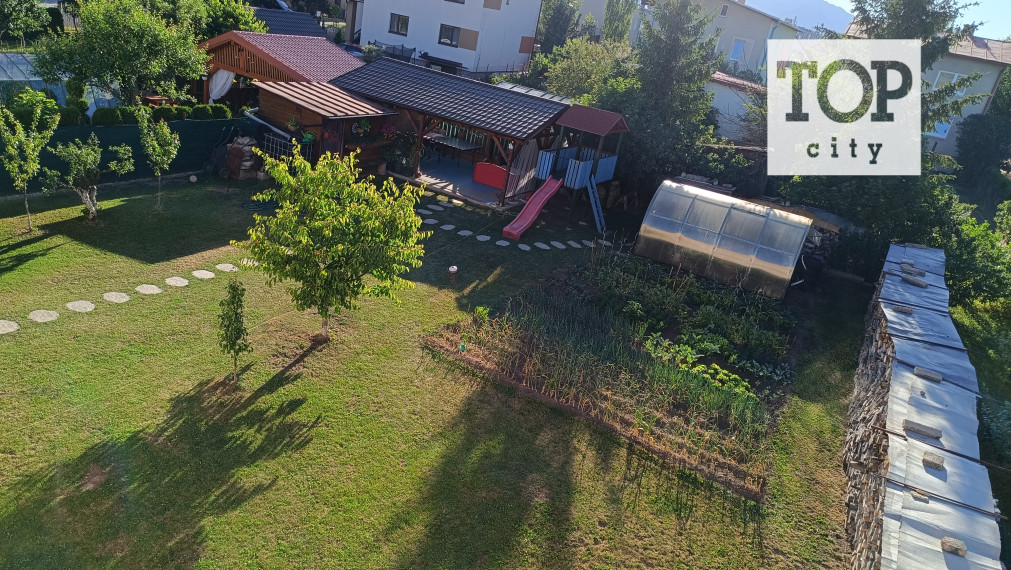 Predaj Spišská Belá 6 izbový rodinný dom, podlahová plocha 215 m2 a pozemok 783 m2.