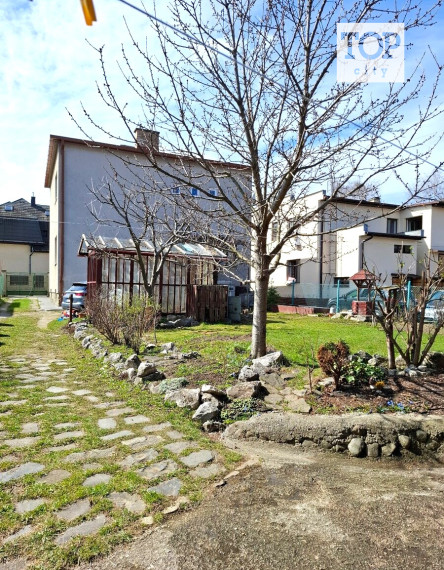 VIACGENERAČNÝ RODINNÝ DOM S MOŽNOSŤOU PODNIKANIA - KEŽMAROK