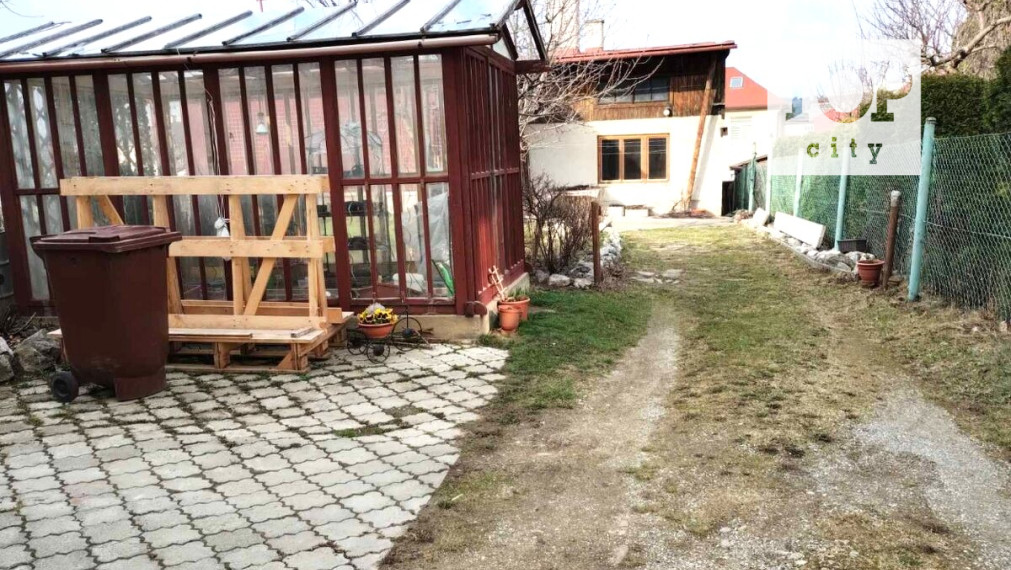 VIACGENERAČNÝ RODINNÝ DOM S MOŽNOSŤOU PODNIKANIA - KEŽMAROK