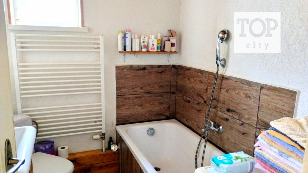 VIACGENERAČNÝ RODINNÝ DOM S MOŽNOSŤOU PODNIKANIA - KEŽMAROK