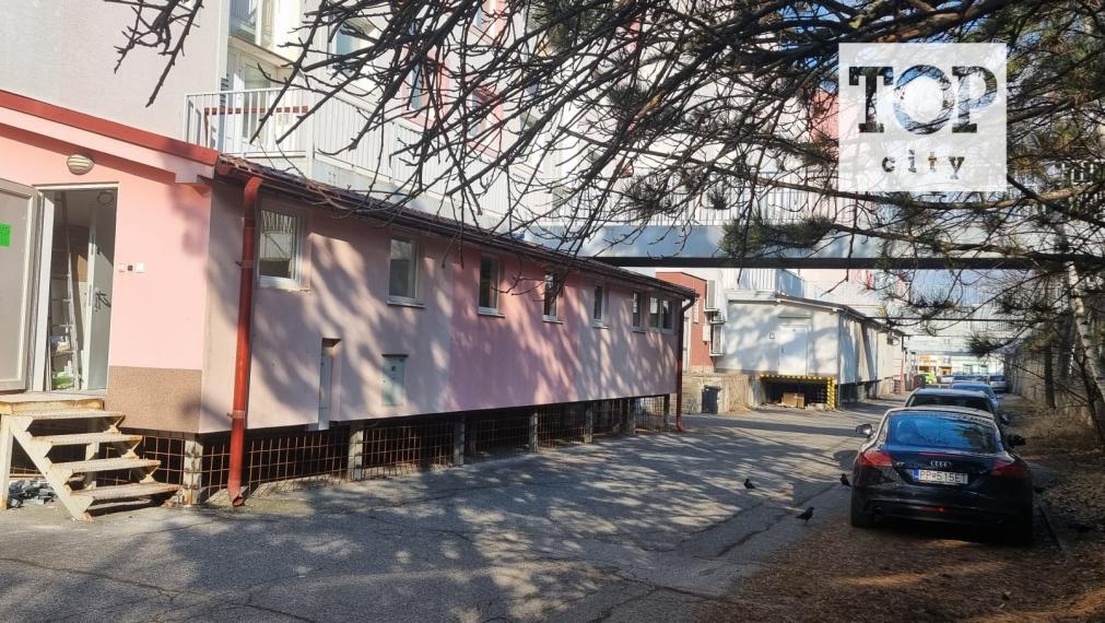 NA PRENÁJOM: OBCHODNÉ PRIESTORY - NÁMESTIE SV. EGÍDIA POPRAD