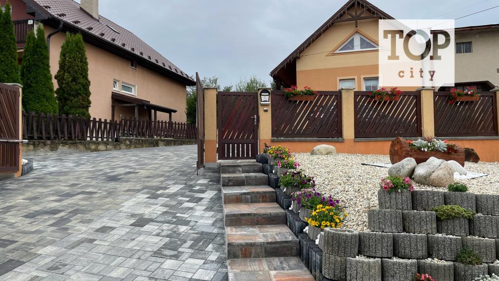 EXKLUZÍVNE NA PREDAJ RODINNÝ DOM V ŽAKOVCIACH