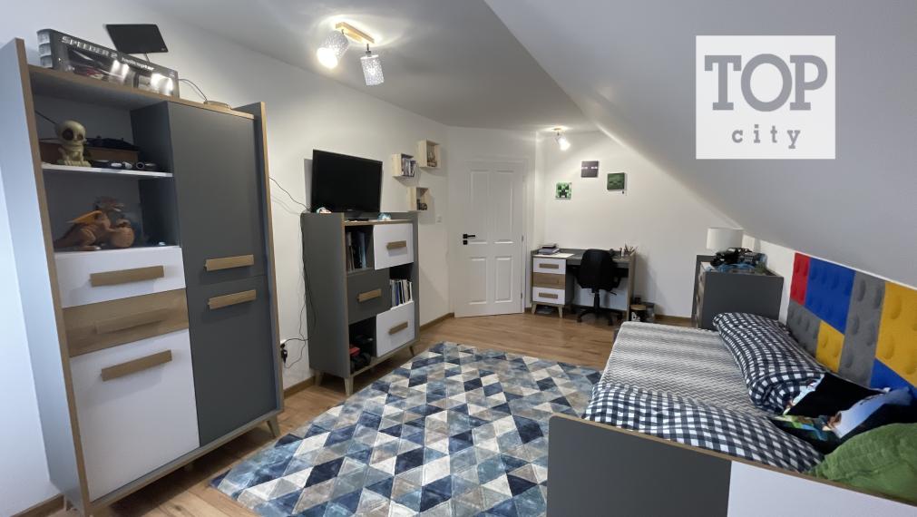 EXKLUZÍVNE NA PREDAJ RODINNÝ DOM V ŽAKOVCIACH