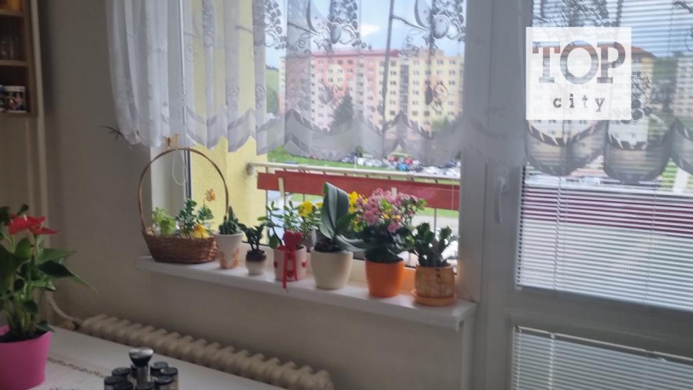 EXKLUZÍVNE v Kežmarku predaj 3 izbový zariadený byt s balkónom ,65 m2.