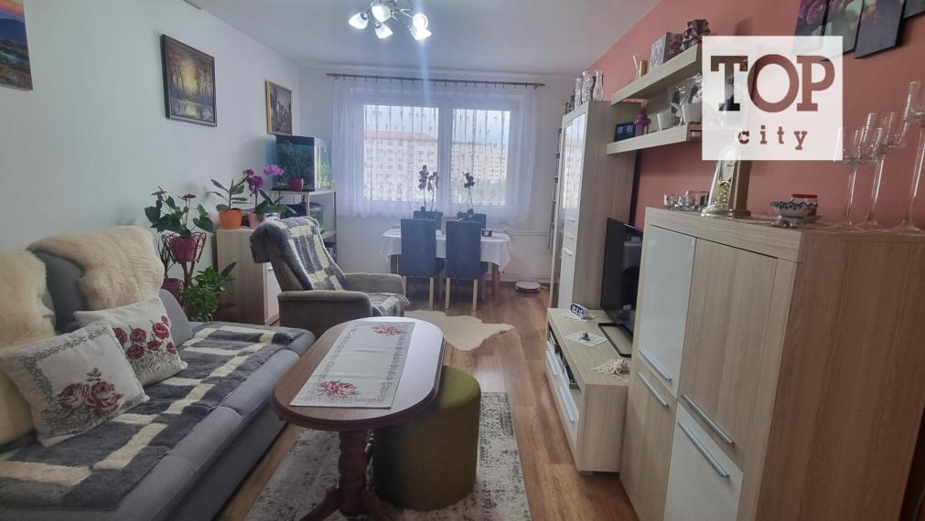 EXKLUZÍVNE v Kežmarku predaj 3 izbový zariadený byt s balkónom ,65 m2.