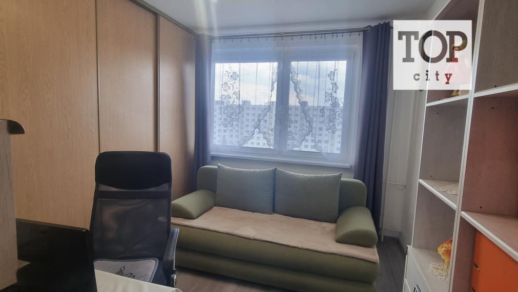 EXKLUZÍVNE v Kežmarku predaj 3 izbový zariadený byt s balkónom ,65 m2.