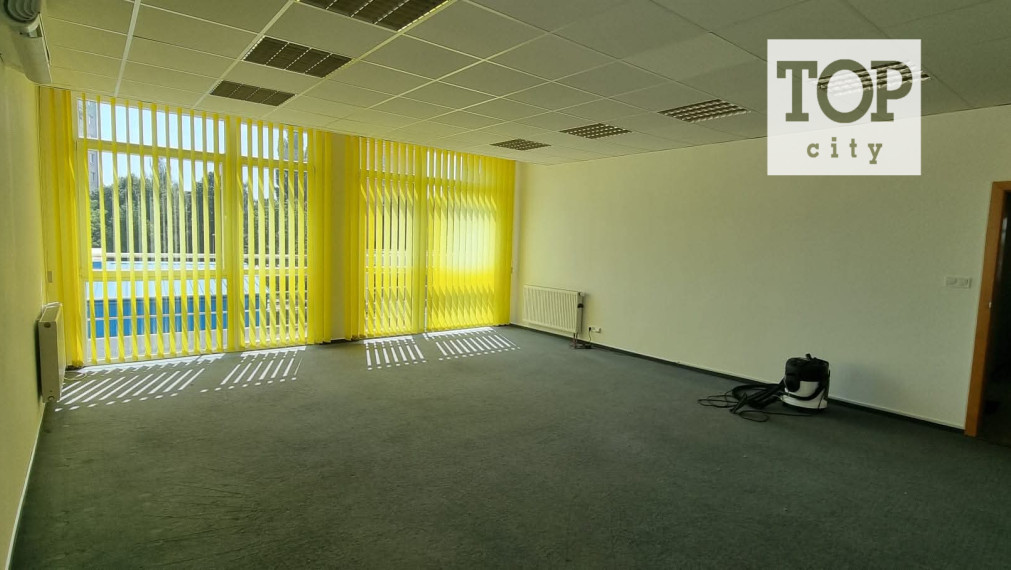 NA PRENÁJOM: KANCELÁRSKY / OBCHODNÝ PRIESTOR 36 m² – POPRAD, ZÁPAD