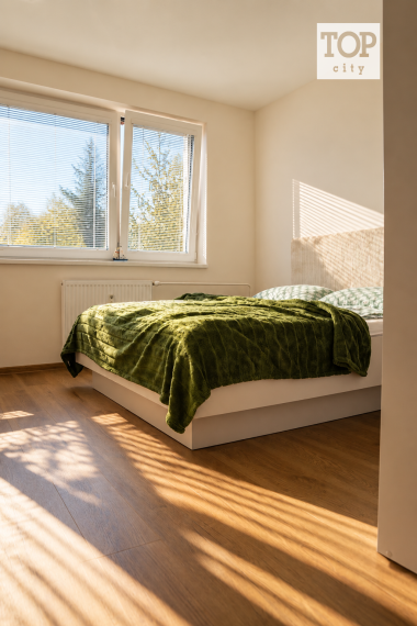 EXKLUZÍVNE NA PREDAJ ZARIADENÝ 3-IZBOVÝ BYT, POPRAD – VEĽKÁ