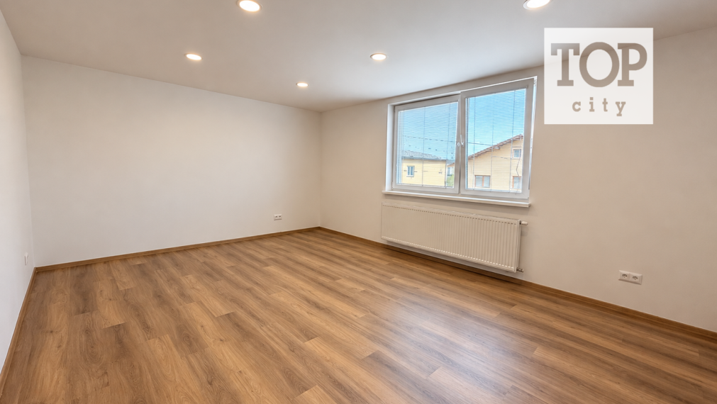 RODINNÝ DOM S 3 BYTOVÝMI JEDNOTKAMI, POPRAD – VEĽKÁ