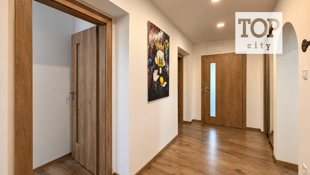 RODINNÝ DOM S 3 BYTOVÝMI JEDNOTKAMI, POPRAD – VEĽKÁ