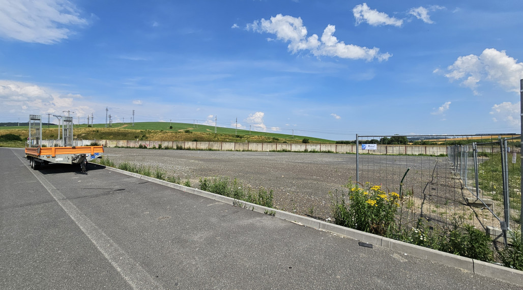 NA PRENÁJOM: PRIESTRANNÝ POZEMOK V POPRADE