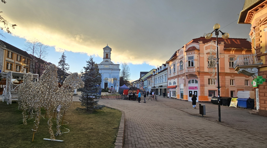 NA PRENÁJOM: OBCHODNÉ PRIESTORY A KANCELÁRIE V CENTRE POPRADU