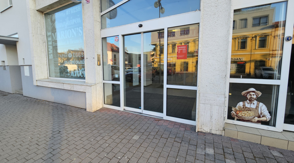 NA PRENÁJOM: OBCHODNÉ PRIESTORY - NÁMESTIE SV. EGÍDIA POPRAD