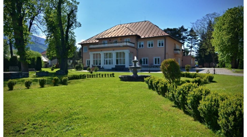 EXKLUZÍVNE Predaj Liptovský Ján, Hotel Svätojánsky kaštieľ.