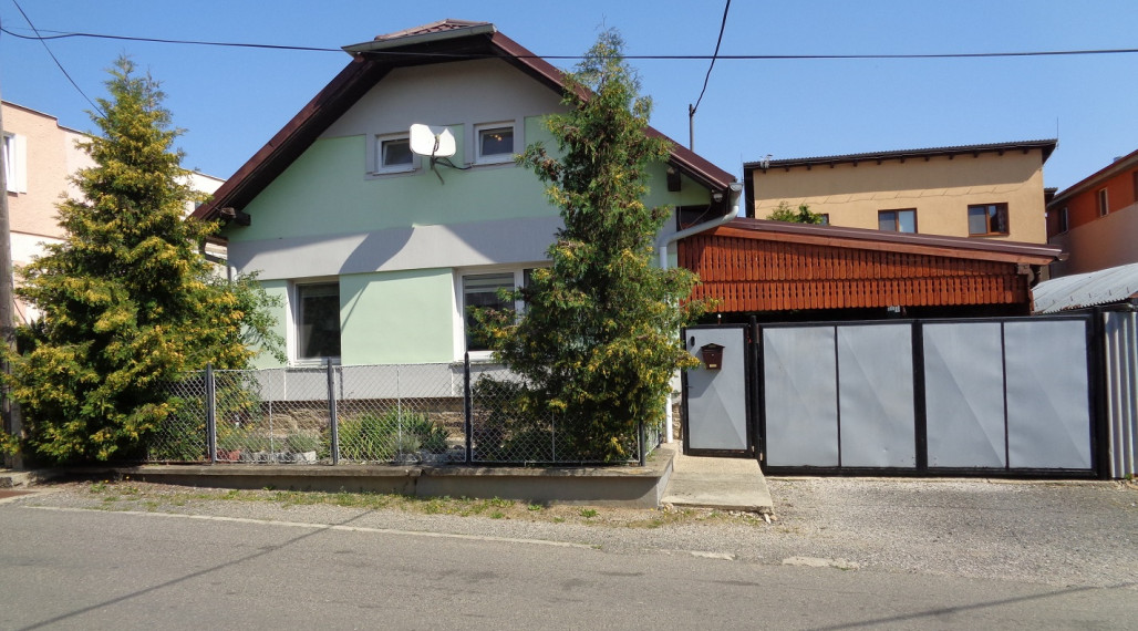 Predaj 5 izbový RD Kežmarok -  M.Slavkov 200 m2,pozemok 412 m2.