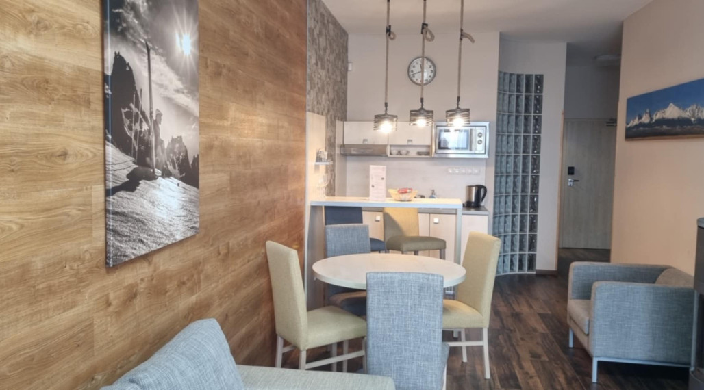 NA PREDAJ: LUKRATÍVNY APARTMÁN NA ŠTRBSKOM PLESE