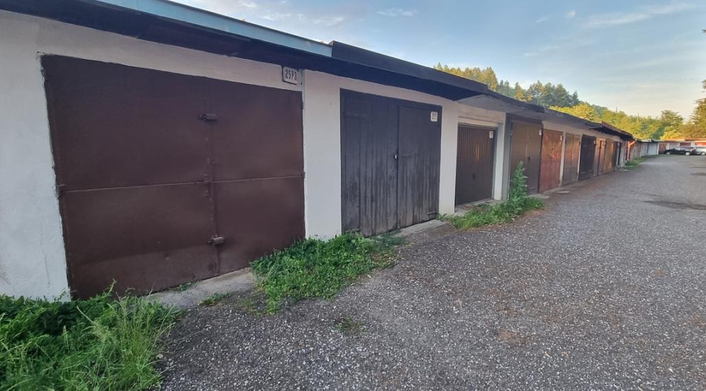 Predaj garáž Lipt.Mikuláš ul 1 mája, 18 m2 .