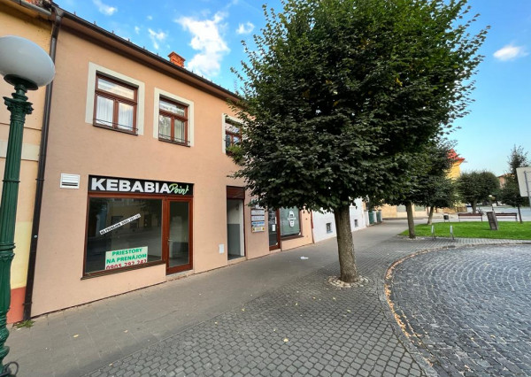 Prenájom Kežmarok - centrum komerčný priestor o ploche 100 m2.