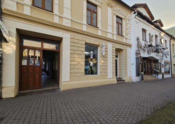 NA PRENÁJOM: OBCHODNÉ PRIESTORY V CENTRE POPRADU