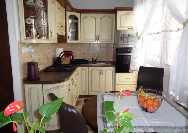 Predaj pekný 3 izbový byt Kežmarok ,kompletná rekonštrukcia ,balkón,68 m2.
