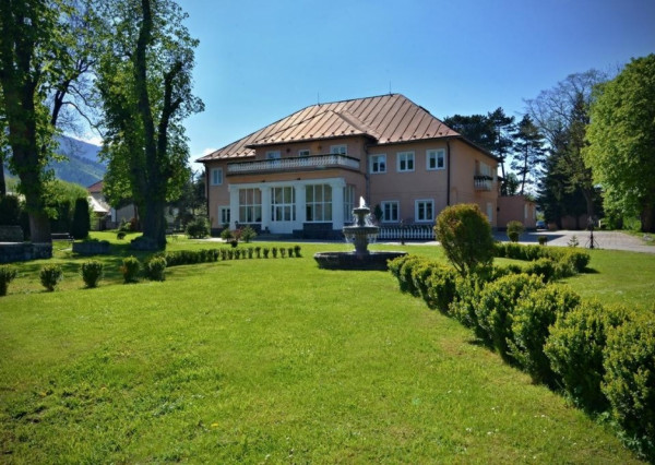 EXKLUZÍVNE Predaj Liptovský Ján, Hotel Svätojánsky kaštieľ.