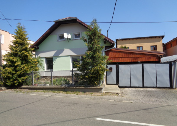 Predaj 5 izbový RD Kežmarok - M.Slavkov 200 m2,pozemok 412 m2.
