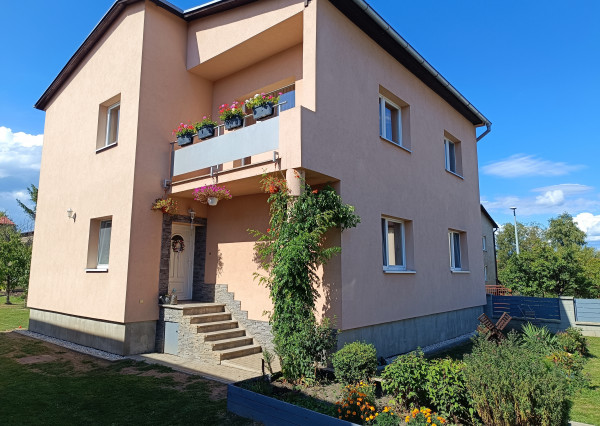 Predaj Spišská Belá 6 izbový rodinný dom, podlahová plocha 215 m2 a pozemok 783 m2.