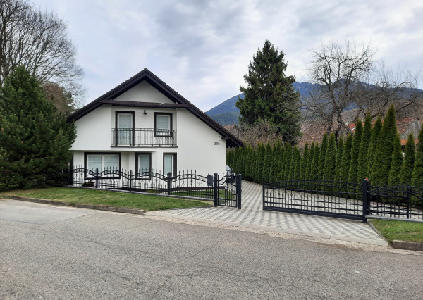 EXKLUZÍVNE predaj 4 izb. rodinný dom ,180 m2 ,pozemok 533 m2.