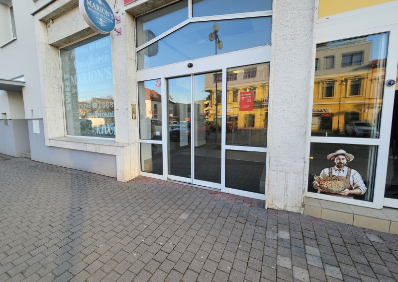 NA PRENÁJOM: OBCHODNÉ PRIESTORY - NÁMESTIE SV. EGÍDIA POPRAD