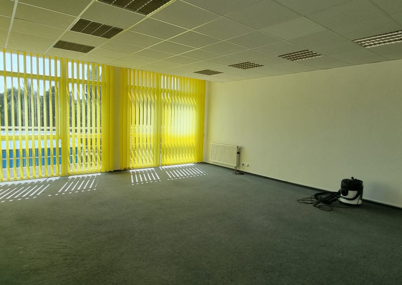 NA PRENÁJOM: KANCELÁRSKY / OBCHODNÝ PRIESTOR 36 m² – POPRAD, ZÁPAD